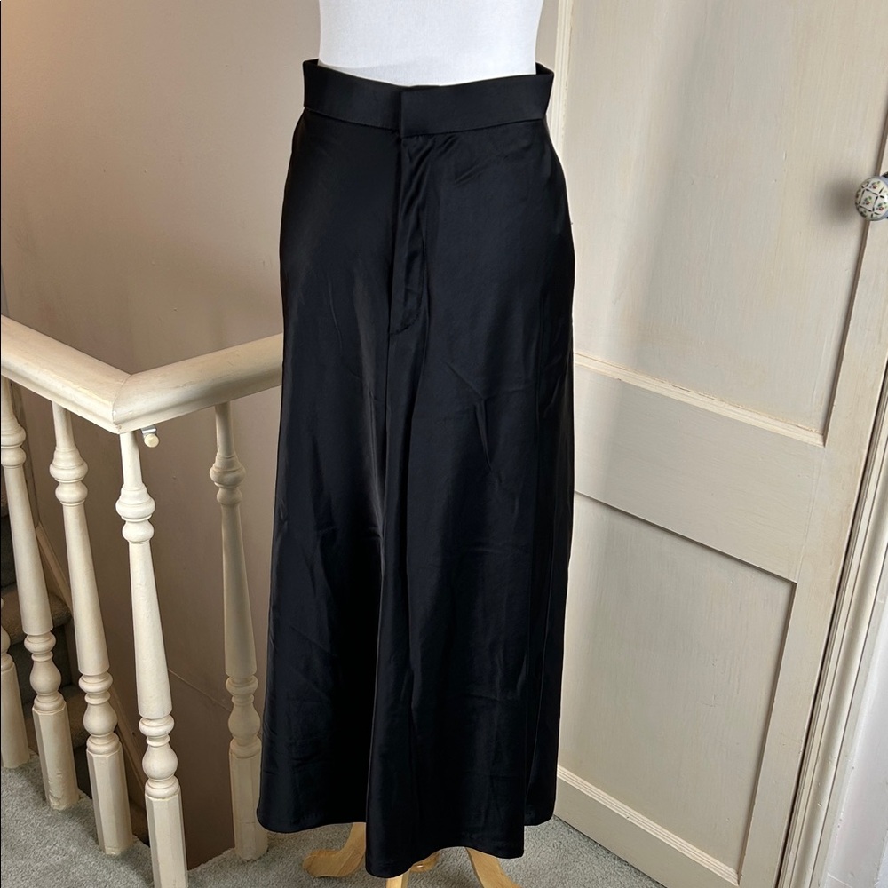 ZARA • Elegant Black Maxi Skirt